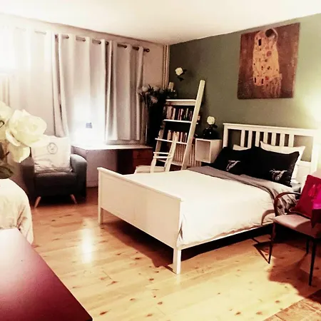 Accueillant Au Coeur De - 30 M² - Inclus. * Paris